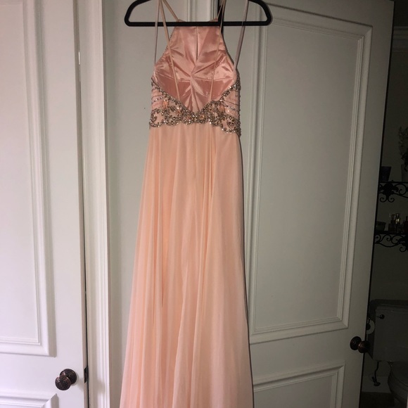 Light pink gown - Picture 3 of 5